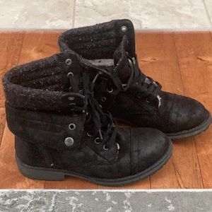 Roxy black boots 6.5 black